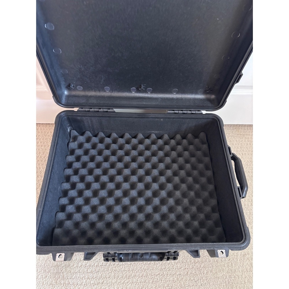 Pelican 1560 Case Black Wheeled Rolling Hard Protective Case Foam and Handle - Picture 11 of 11
